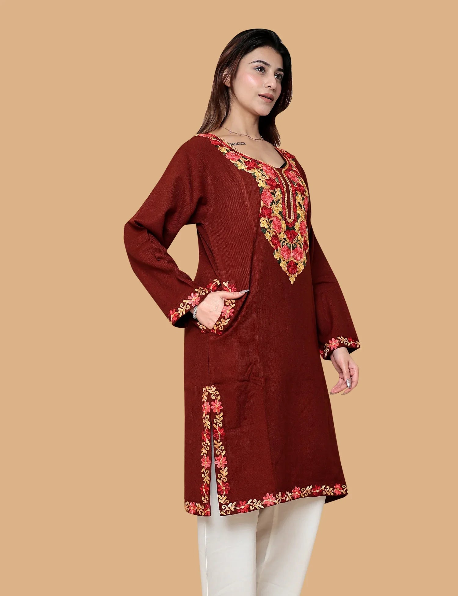 Red woolen phiran with Kashmiri Aari embroidery - detail