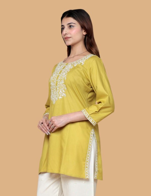 Alternative view of PISTA GREEN KURTI