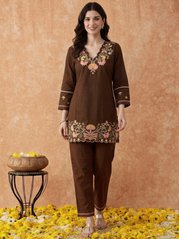Alternative view of Brown Cotton Embroidery 2 Set
